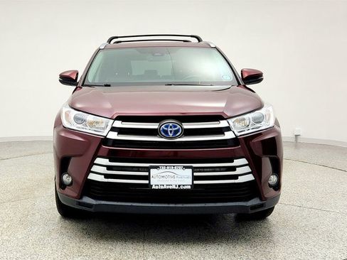 Used 2018 Toyota Highlander XLE image 2
