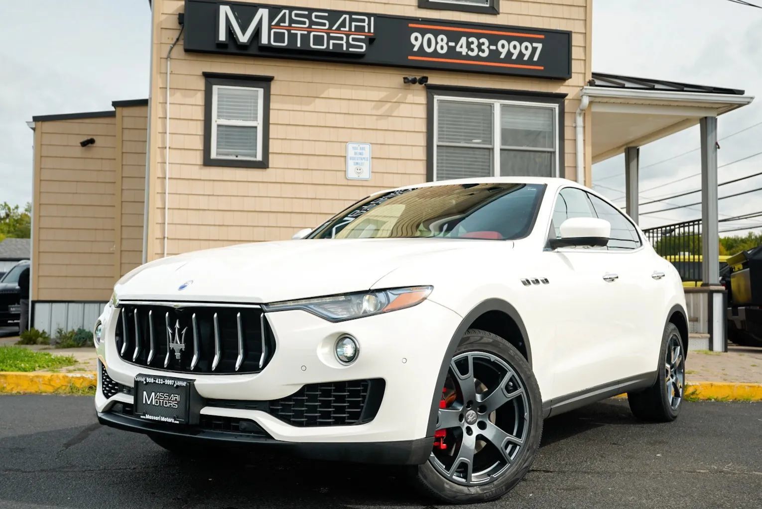 Used 2018 Maserati Levante AWD/4WD image 1