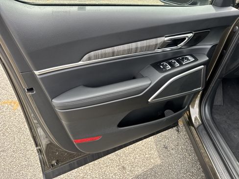 Used 2024 Kia Telluride EX image 10