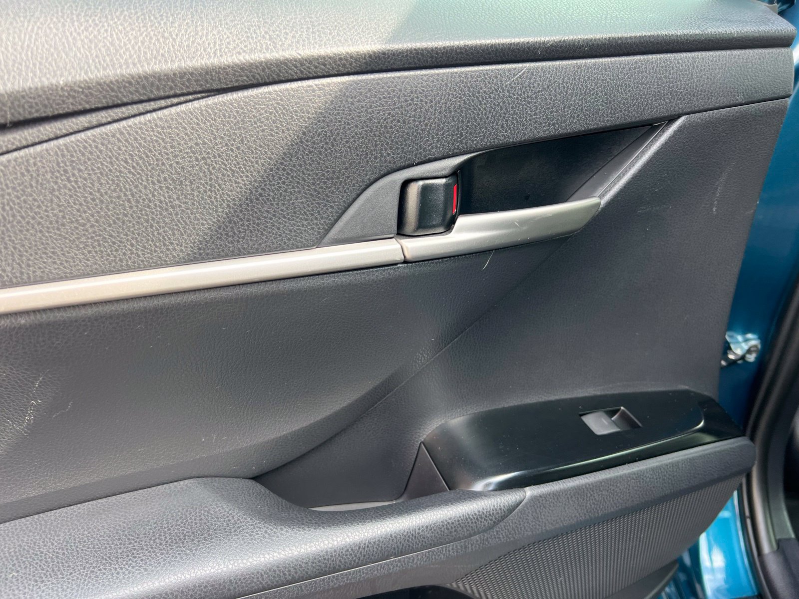 Used 2025 Toyota Camry SE FWD image 37
