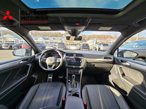 Used 2022 Volkswagen Tiguan SE R-Line image 24