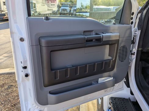 New 2027 Ford F750 2WD Regular Cab Super Duty image 14