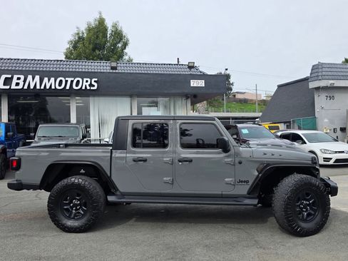 Used 2022 Jeep Gladiator Sport image 11
