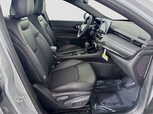 New 2025 Jeep Compass Latitude w/ Sun & Sound Group image 14