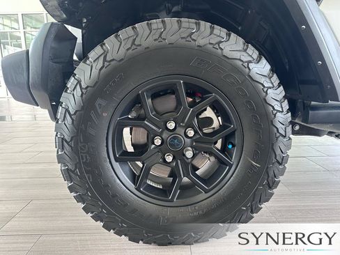 Used 2024 Jeep Wrangler Unlimited AWD/4WD image 11