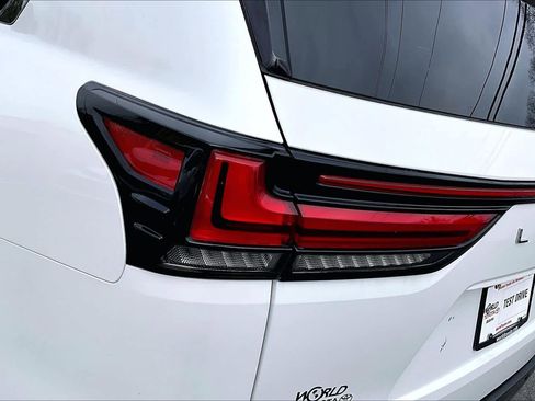 Used 2024 Lexus LX 600 4WD w/ Luxury Package image 29