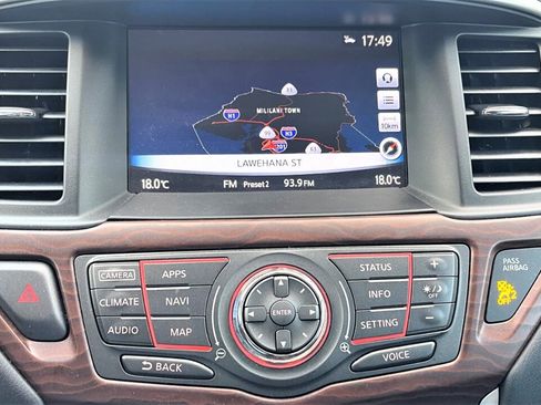 Used 2017 Nissan Pathfinder Platinum image 18