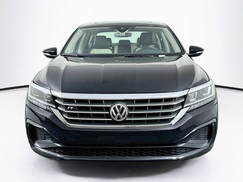 Used 2020 Volkswagen Passat 2.0T R-Line FWD image 2