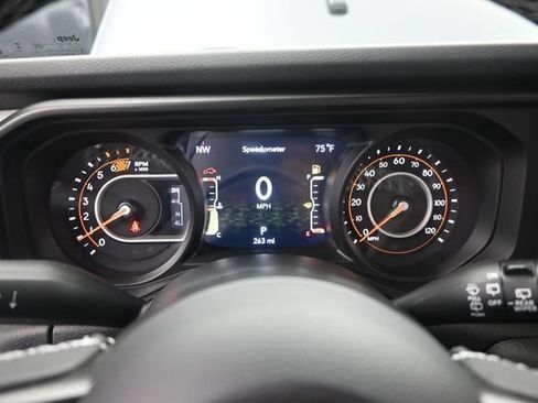 Used 2025 Jeep Wrangler Unlimited Sport AWD/4WD image 7