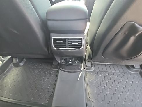 Certified 2023 Hyundai Santa Fe Limited FWD image 10