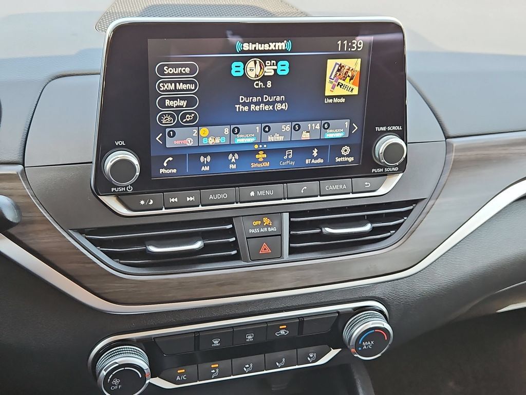 Used 2025 Nissan Altima 2.5 SV FWD image 19