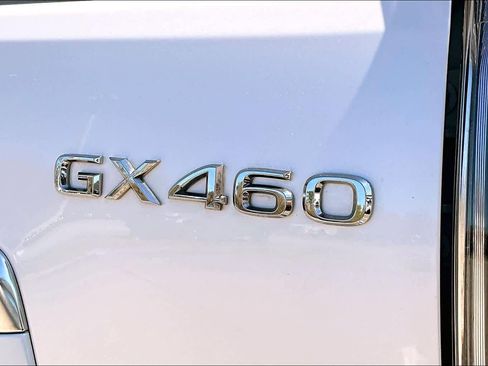 Used 2021 Lexus GX 460 Premium w/ Premium Plus Package image 10