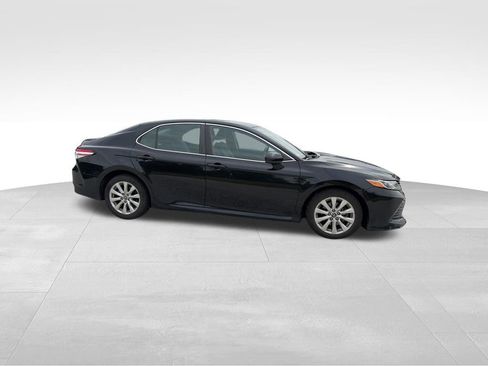 Used 2020 Toyota Camry LE w/ Carpet Mat Package FWD image 3