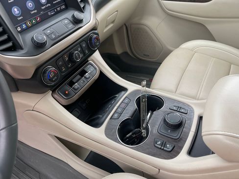 Used 2023 GMC Acadia Denali w/ Denali Ultimate Package image 18