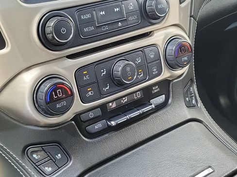 Used 2019 GMC Yukon XL Denali AWD/4WD image 26