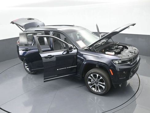 Used 2024 Jeep Grand Cherokee Overland w/ Luxury Tech Group IV image 78