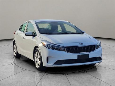 Used 2017 Kia Forte LX image 13
