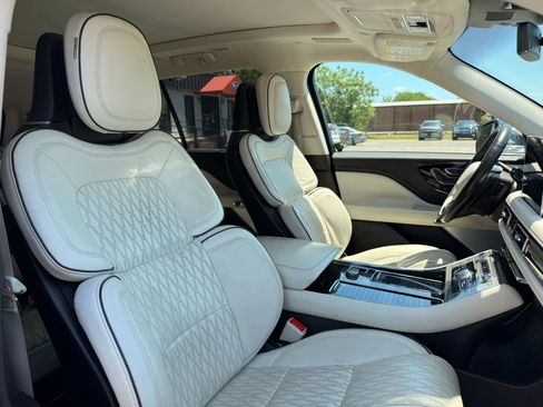 Used 2022 Lincoln Aviator Black Label w/ Dynamic Handling Package AWD/4WD image 36