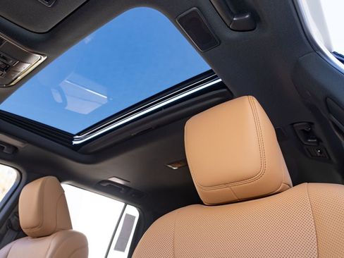 New 2026 Lexus LX 600 4WD w/ Luxury Package image 17