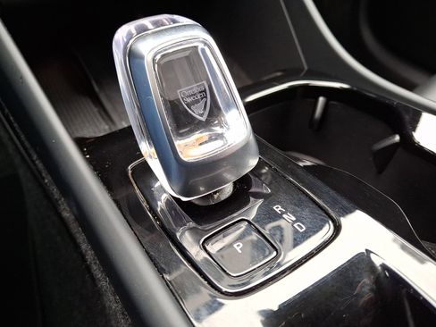 Certified 2025 Volvo XC40 B5 Plus image 15