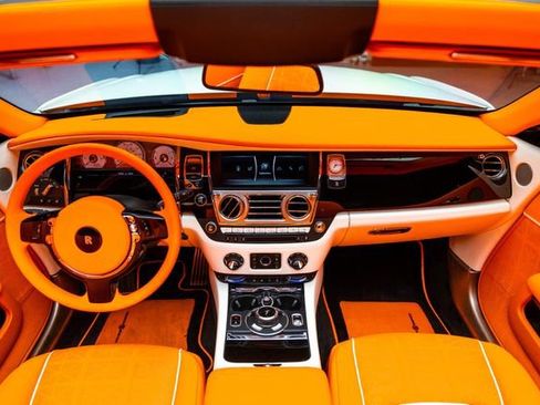 Used 2020 Rolls-Royce Dawn RWD image 19