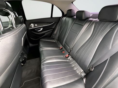 Used 2018 Mercedes-Benz E 300 image 19