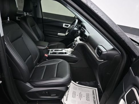 Used 2023 Ford Explorer XLT w/ Equipment Group 202A image 10