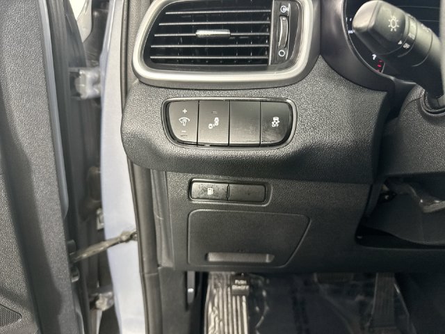 Used 2020 Kia Sorento LX AWD/4WD image 14