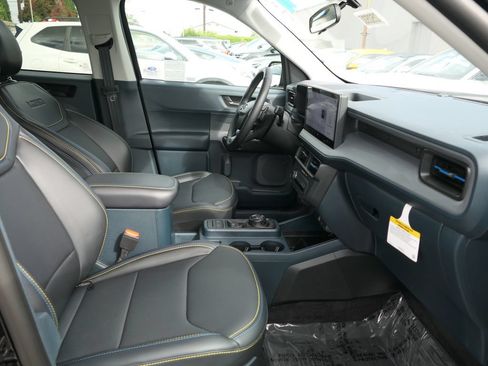 Used 2026 Ford Maverick Lobo AWD/4WD image 28