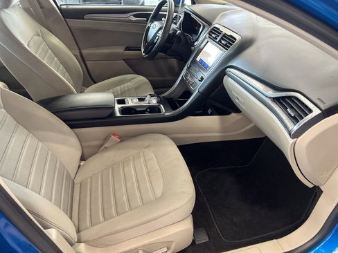 Used 2020 Ford Fusion SE image 31