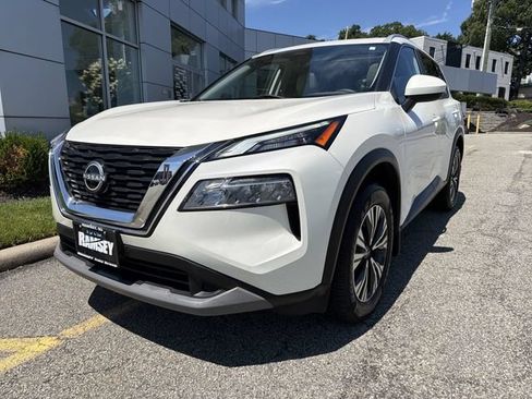 Certified 2023 Nissan Rogue SV w/ SV Premium B Package AWD/4WD image 4