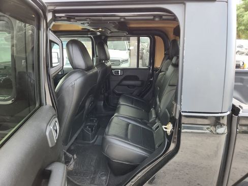 Used 2020 Jeep Gladiator Overland image 25