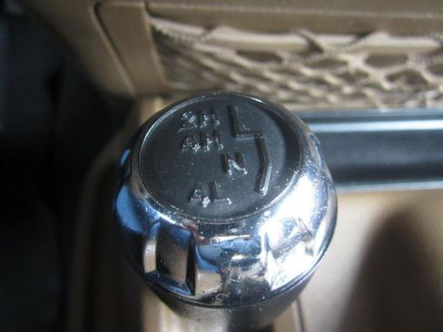 Used 2015 Jeep Wrangler Unlimited Sahara image 36