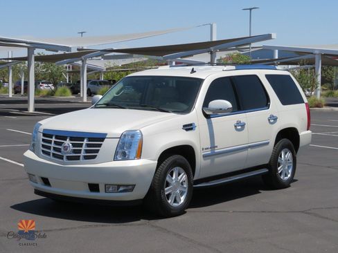 Used 2008 Cadillac Escalade AWD image 4
