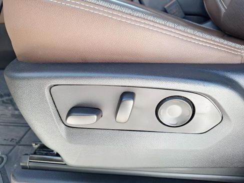 Used 2024 Chevrolet Tahoe High Country image 21