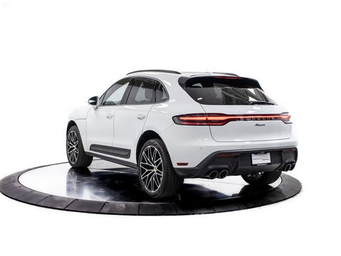 Certified 2026 Porsche Macan AWD/4WD image 3