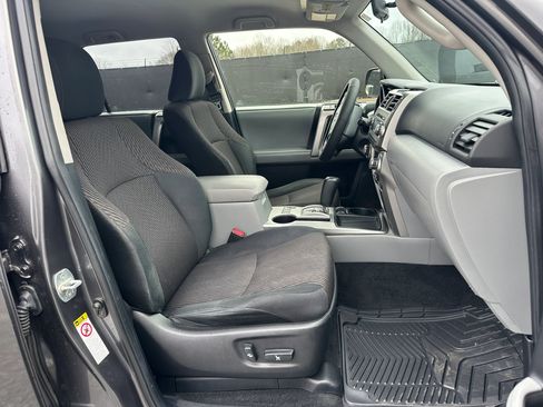 Used 2013 Toyota 4Runner SR5 RWD image 10
