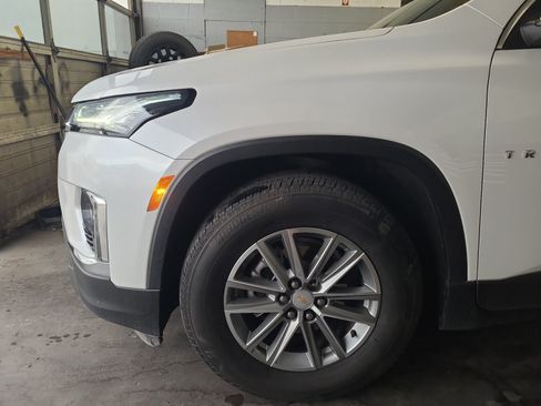 Used 2023 Chevrolet Traverse LT w/ Rear Camera Mirror Package AWD/4WD image 10