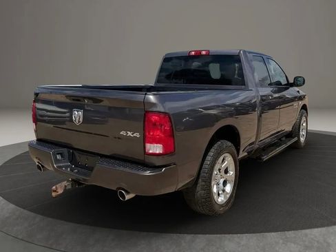 Used 2017 RAM 1500 Express AWD/4WD image 10