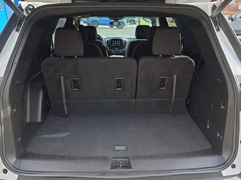 Used 2023 Chevrolet Traverse LT image 22