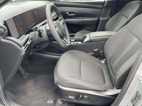Certified 2025 Hyundai Tucson SEL FWD image 12