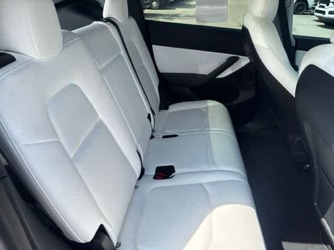 Used 2021 Tesla Model Y Long Range AWD/4WD image 20