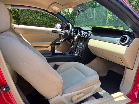 Used 2007 Ford Mustang Coupe RWD image 25