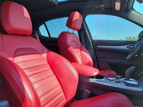 Used 2023 Alfa Romeo Stelvio Veloce image 22