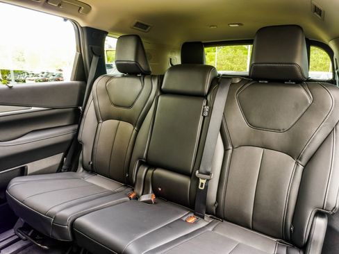 Certified 2026 INFINITI QX60 Luxe w/ Cargo Package FWD image 36