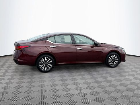 Used 2025 Nissan Altima 2.5 SV AWD/4WD image 5
