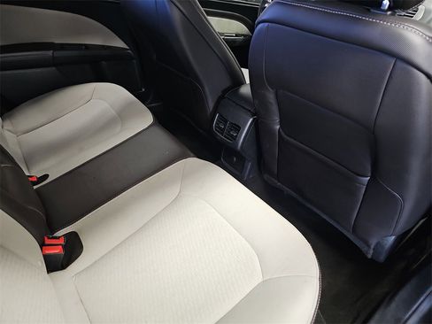 Used 2019 Ford Fusion SE w/ Equipment Group 151A image 11