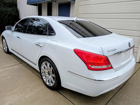 Used 2013 Hyundai Equus Signature image 3