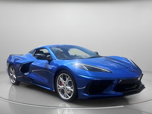 Used 2021 Chevrolet Corvette Stingray Preferred Conv w/ Z51 Performance Package RWD image 7