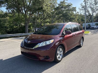 Used 2014 Toyota Sienna LE